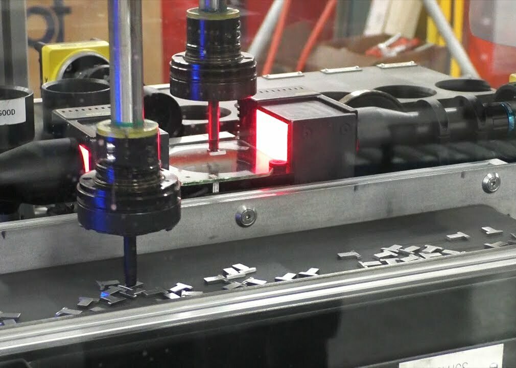 Сортировка металлических изделий 